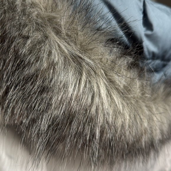 Women’s White Columbia Midnight Snow Down Vest, Large - Picture 9 of 14